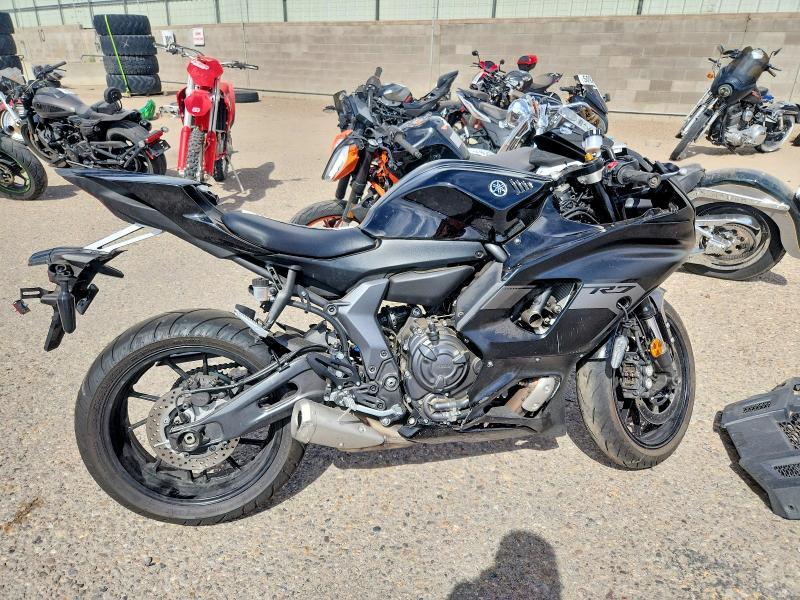 2025 Yamaha YZFR7