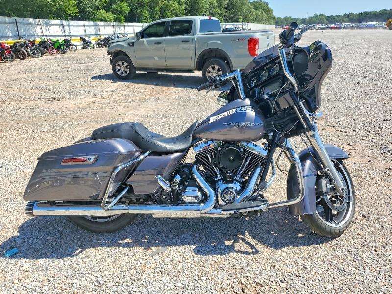 2015 Harley-Davidson FLHXS Street G...
