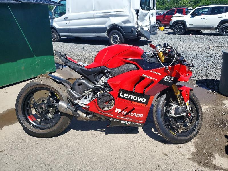 2024 Ducati Panigale V4S