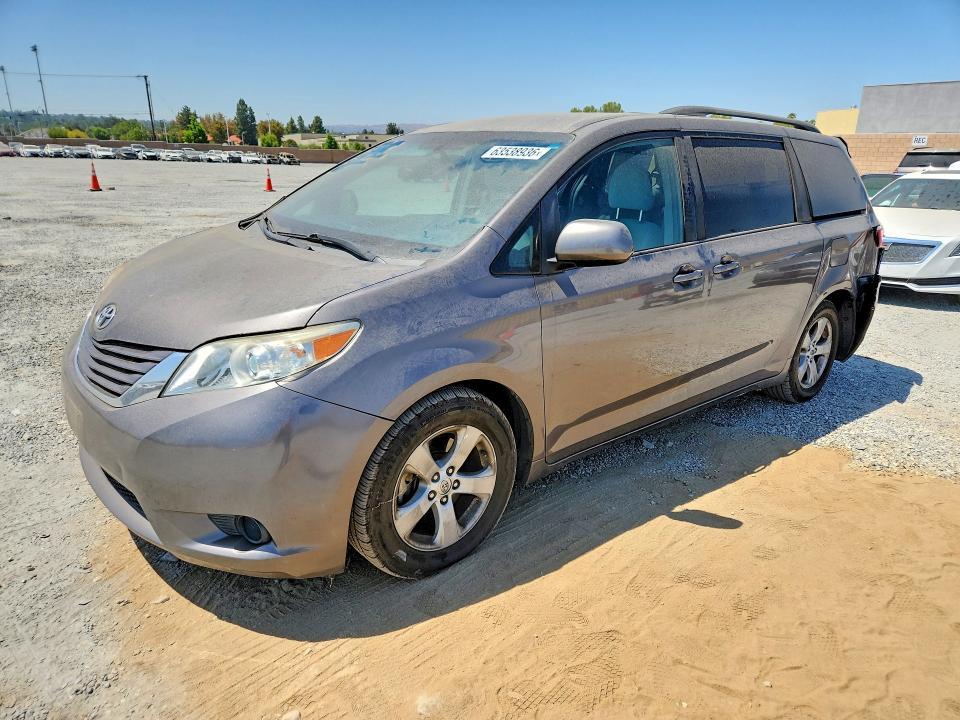2017 Toyota Sienna LE