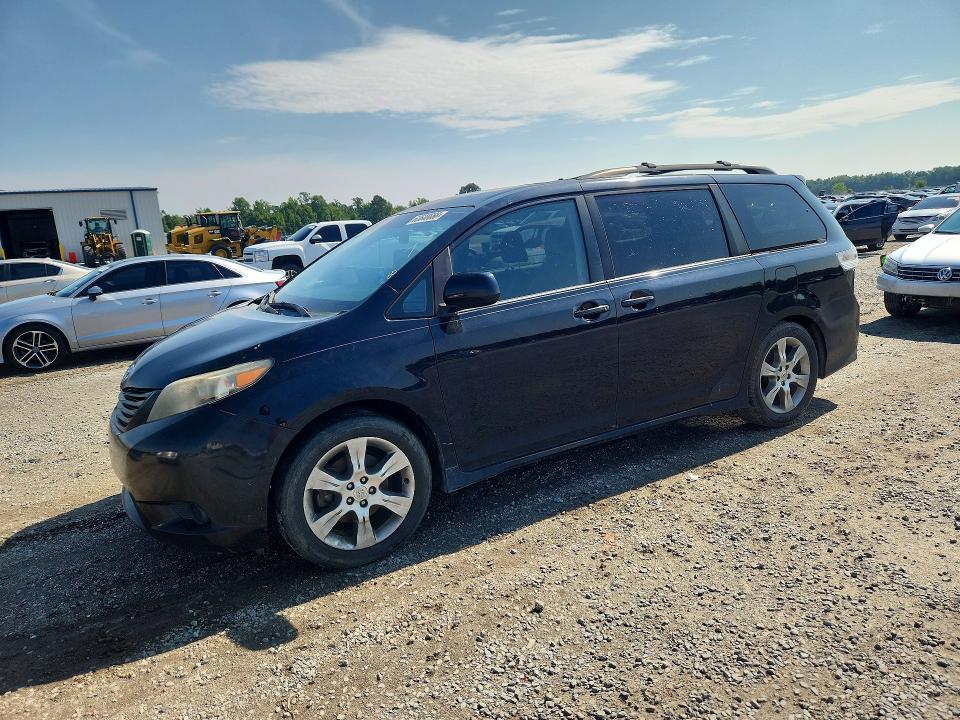 2012 Toyota Sienna Sport